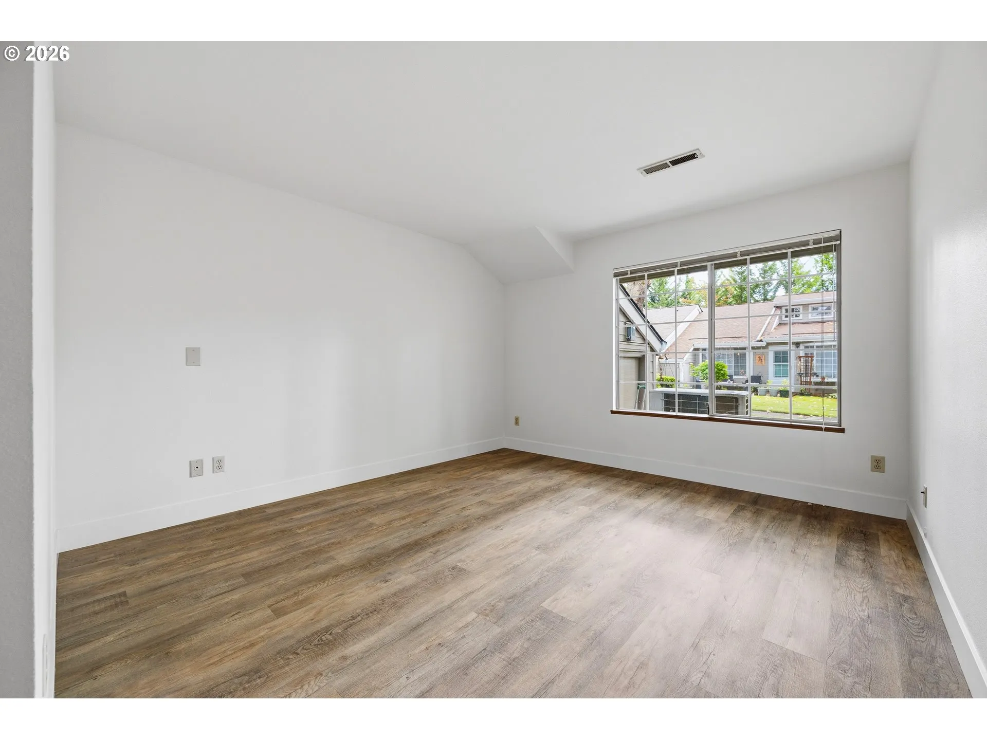 Bedroom, Primary