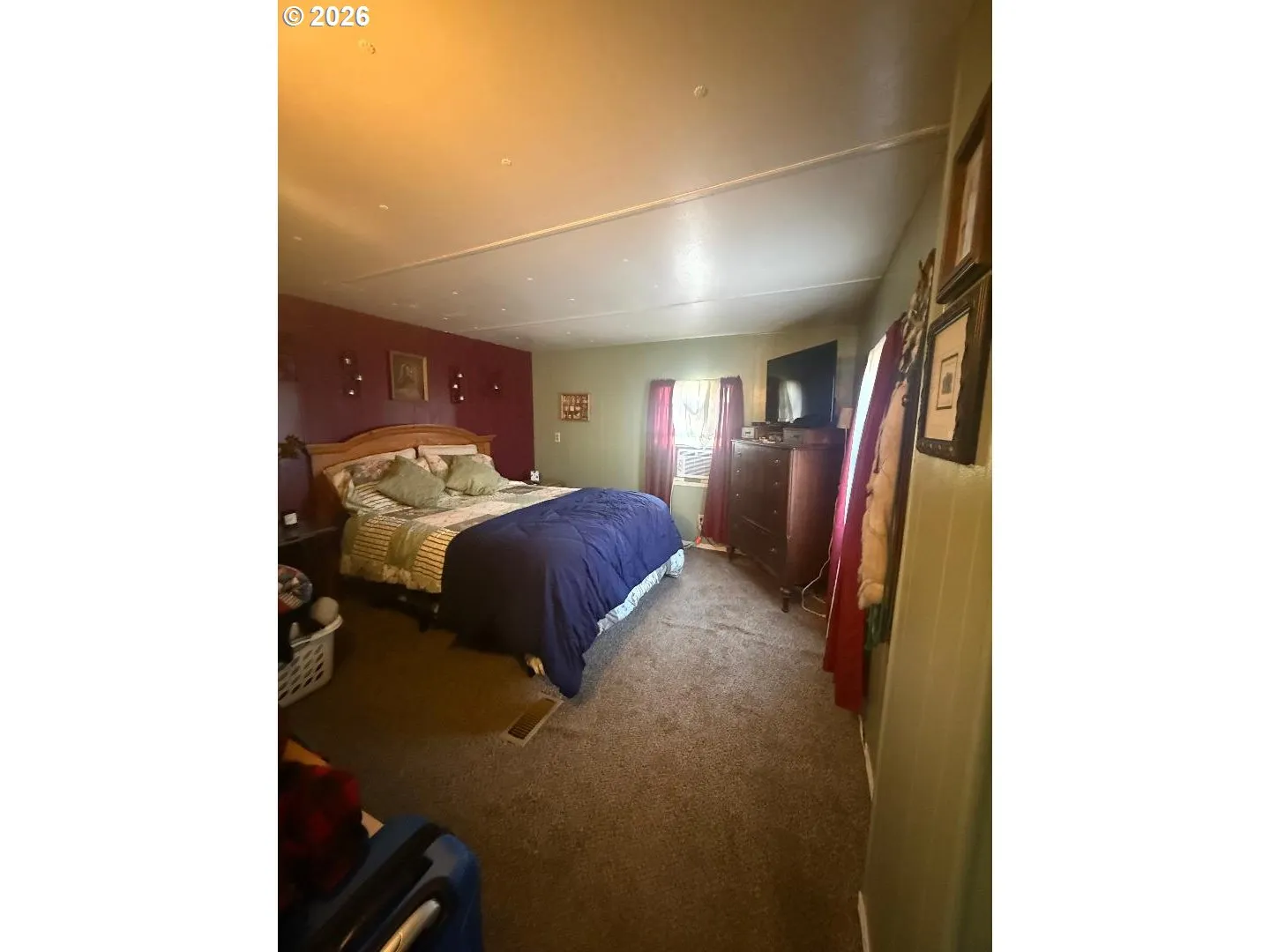 Bedroom, Primary