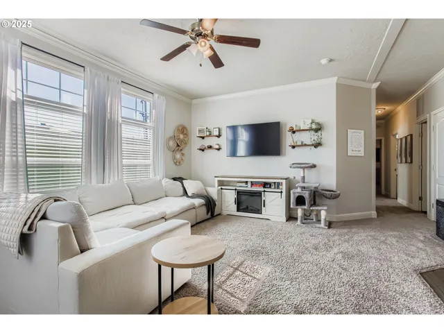 Living Room-Ceiling Fan