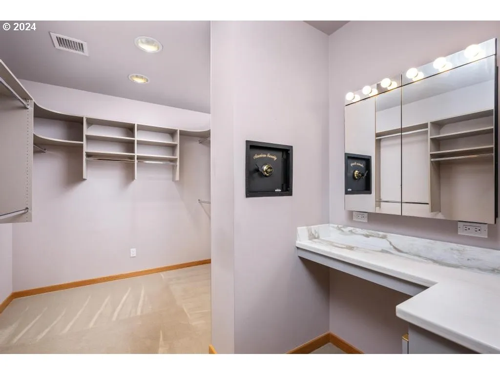 Bedroom, Primary-Walk-In Closet