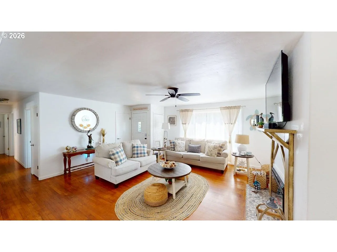Living Room-Ceiling Fan