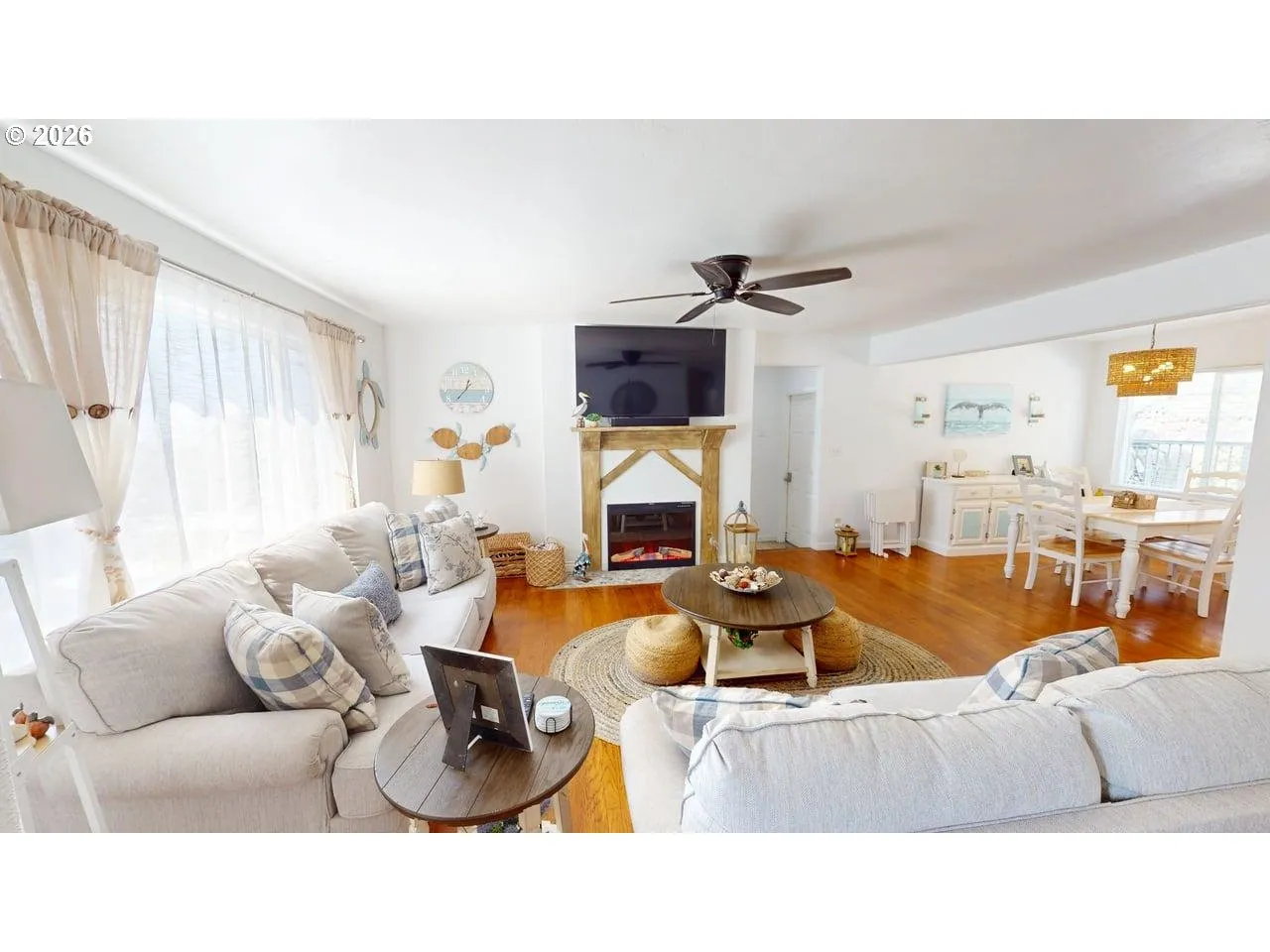 Living Room-Fireplace