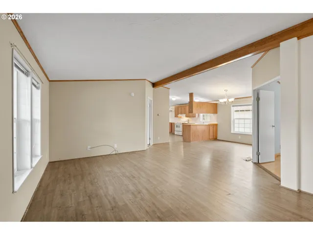 Living Room/Entrance