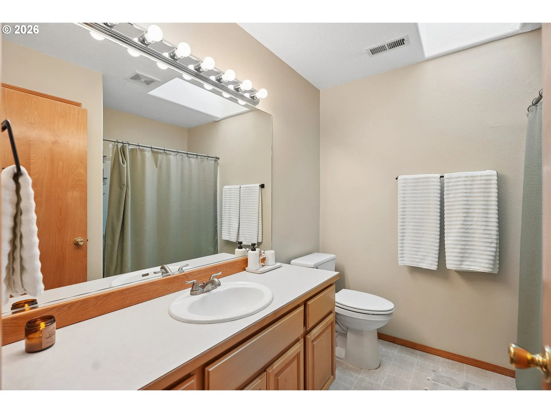 Bathroom-Upper