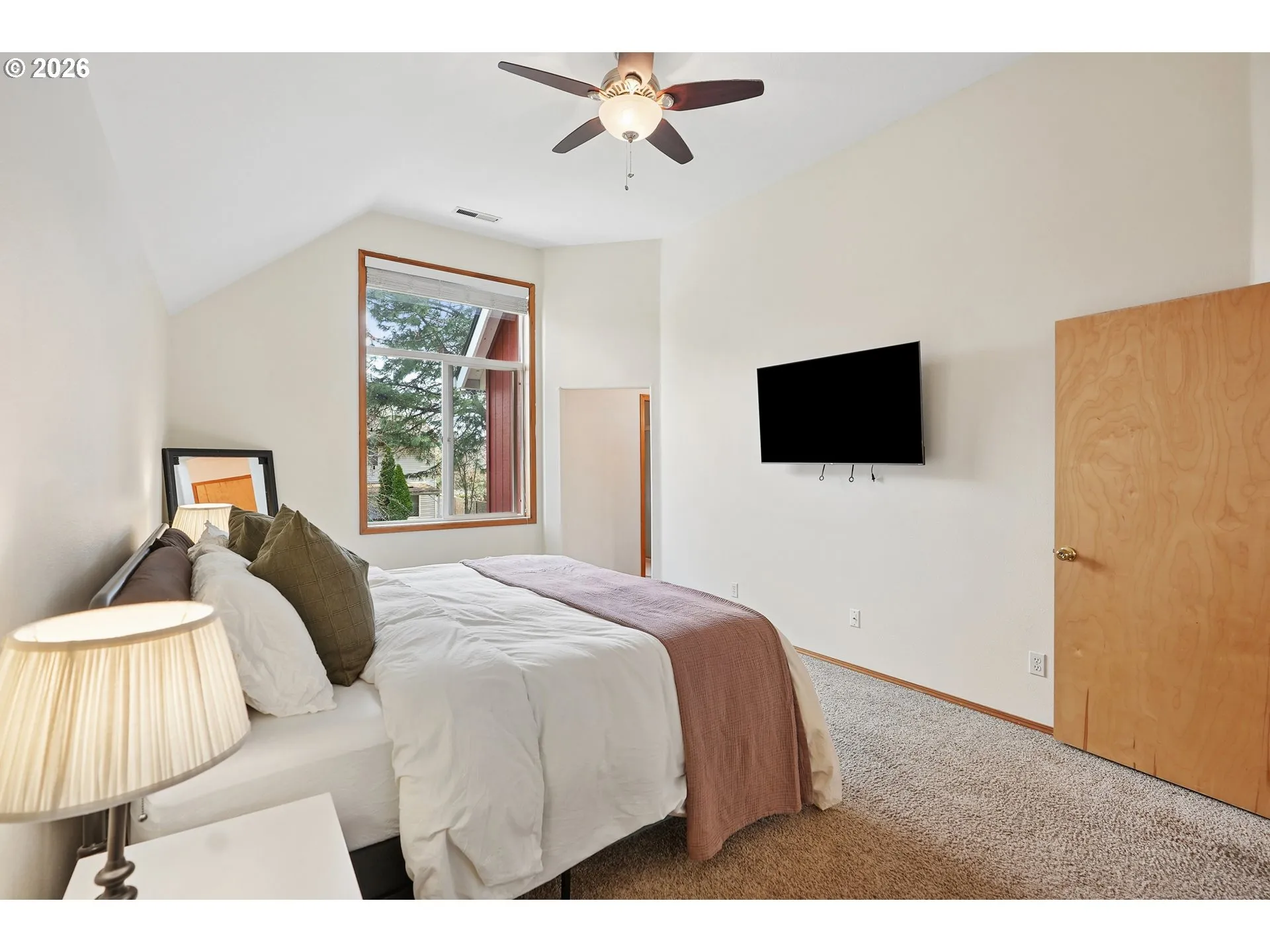 Bedroom, Primary-Vaulted Ceilings