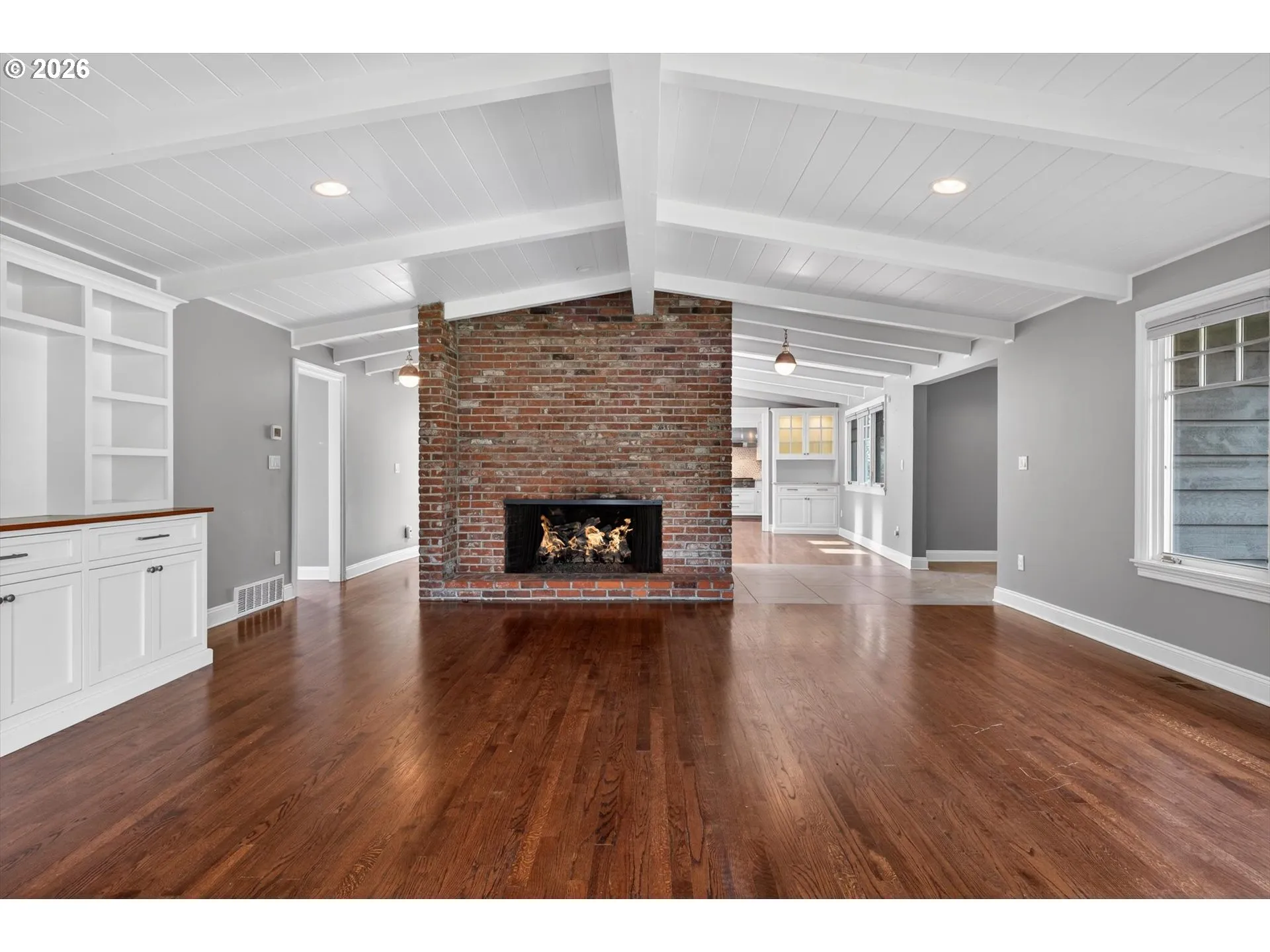 Living Room-Fireplace