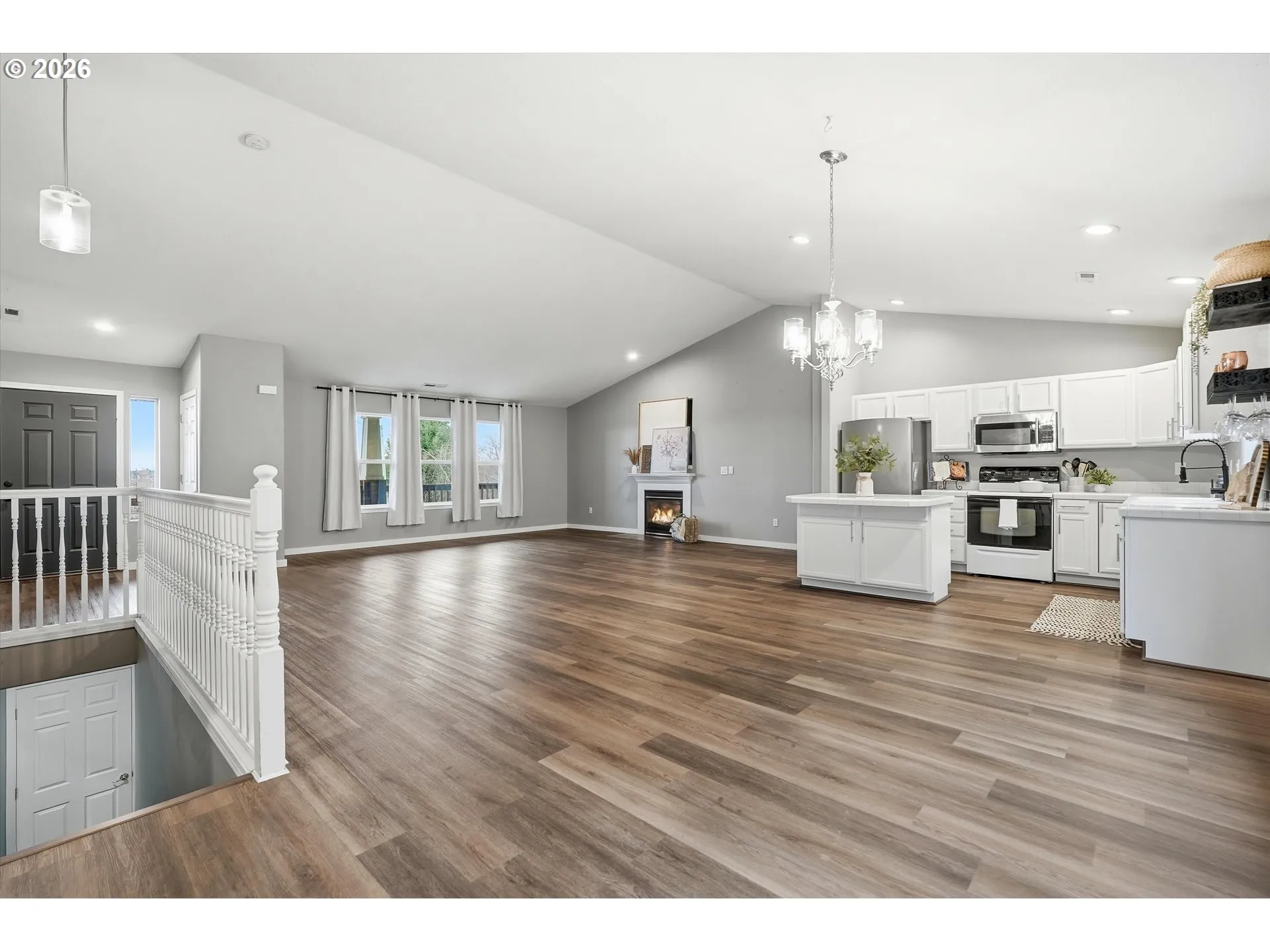 Kitchen/Living Room-Wide Angle/Fisheye