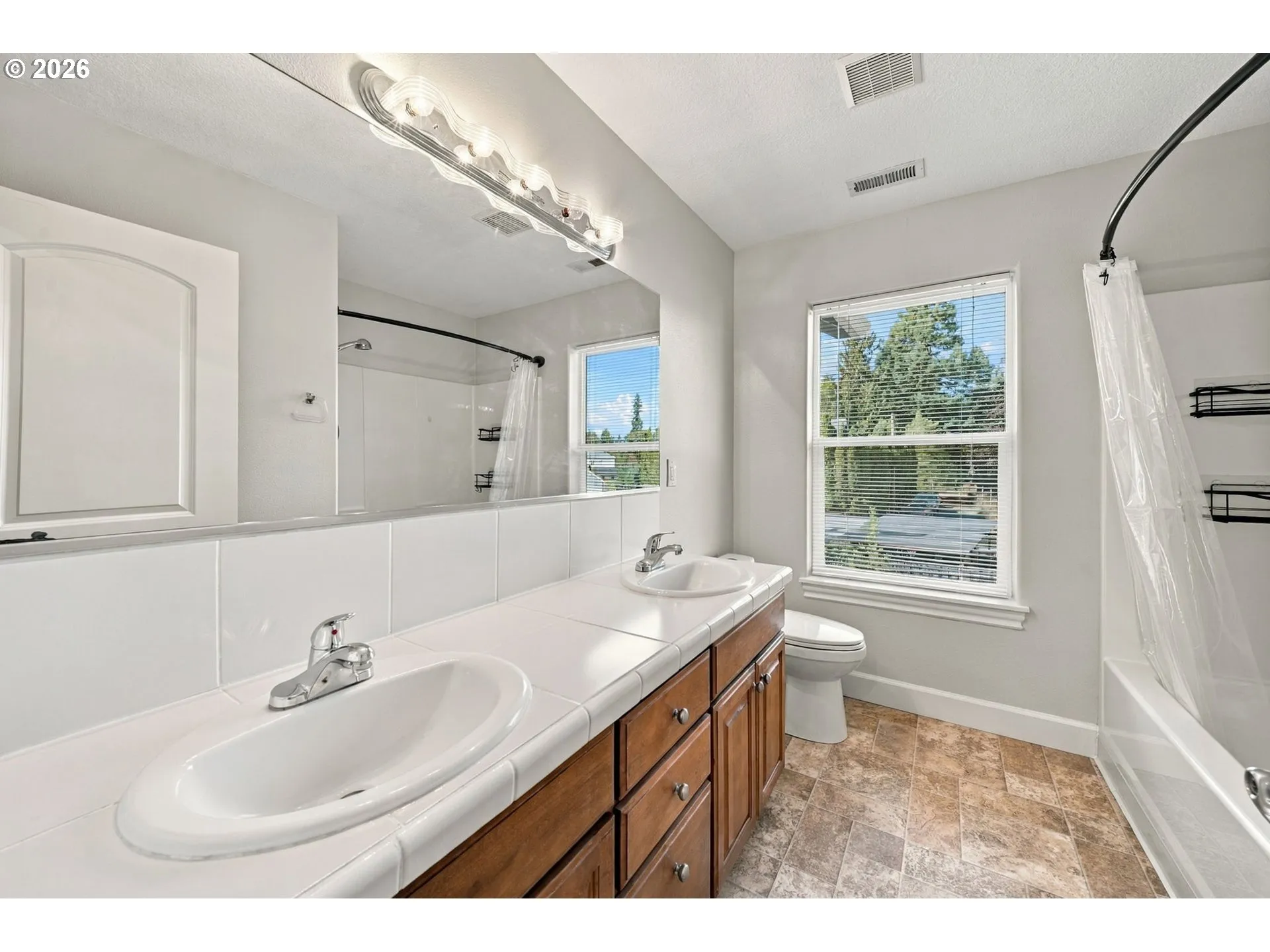 Bathroom-Upper