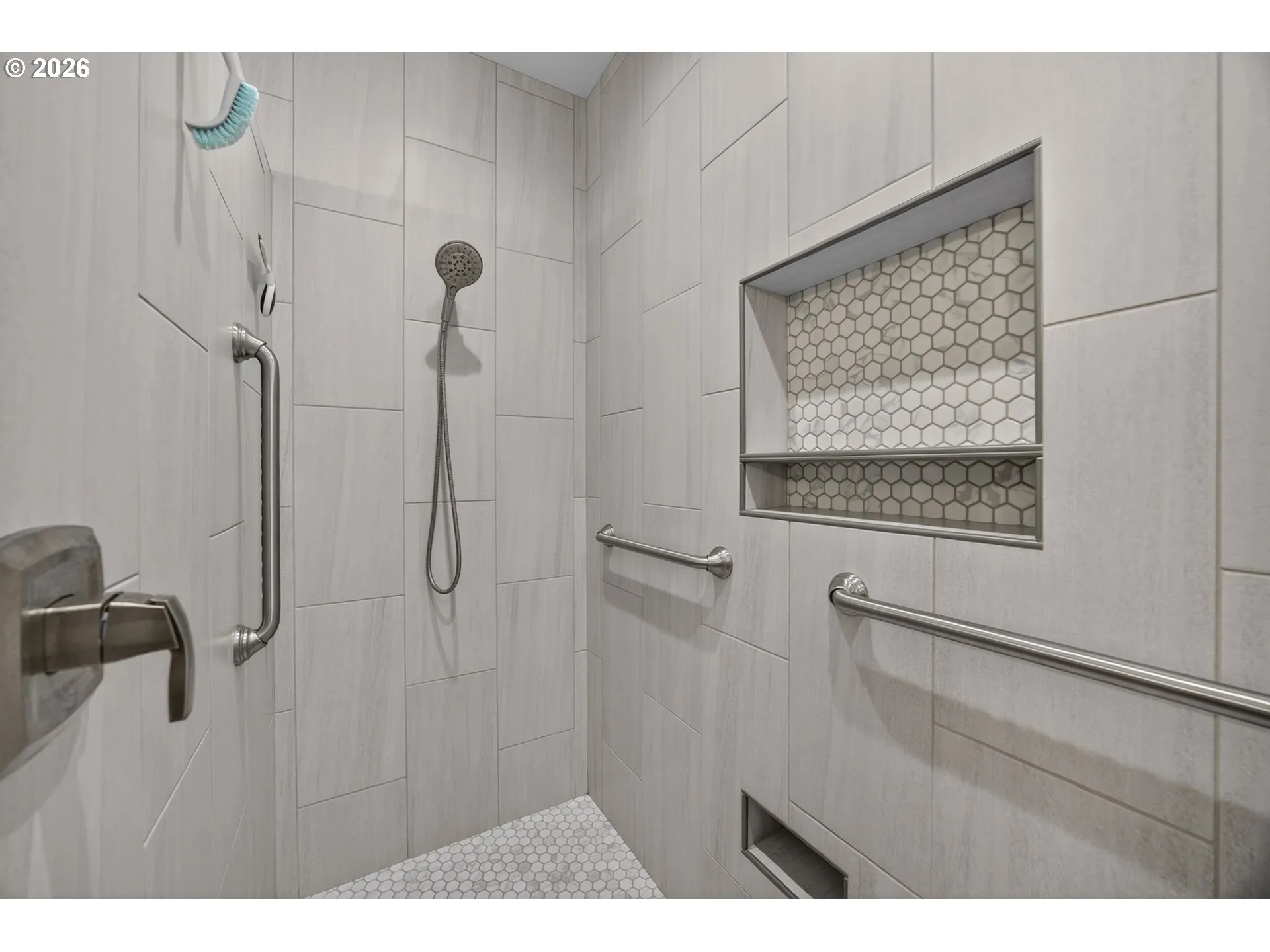 Bathroom-Walk in Shower