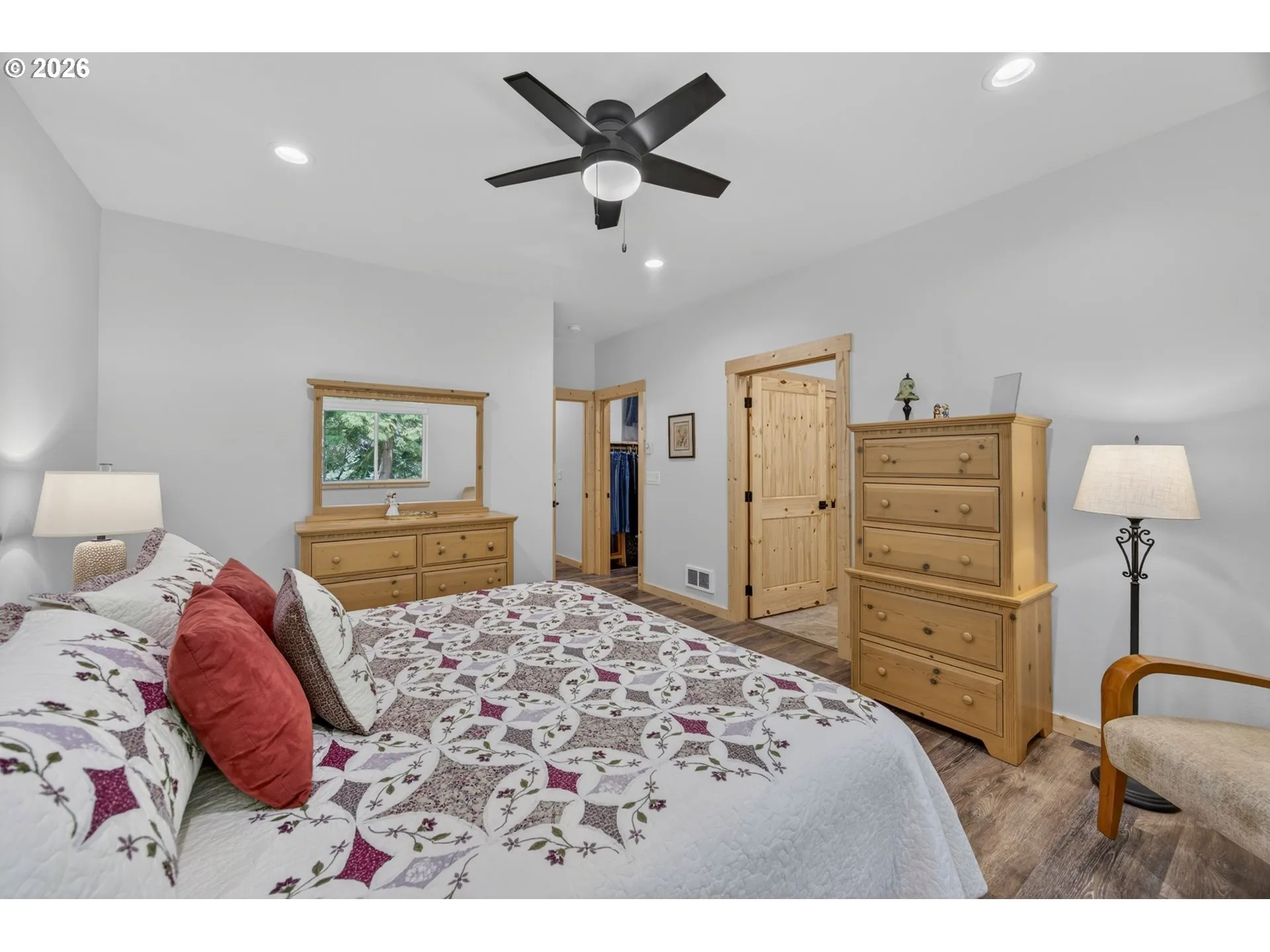 Bedroom, Primary