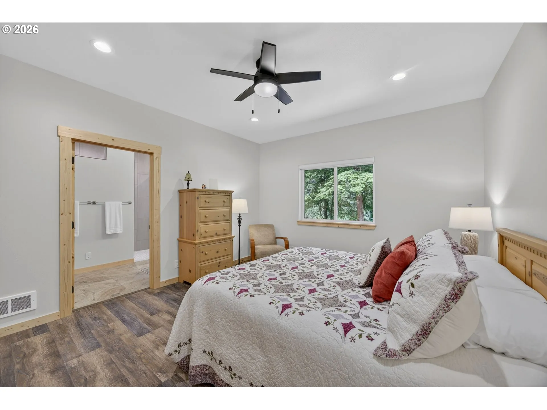 Bedroom, Primary