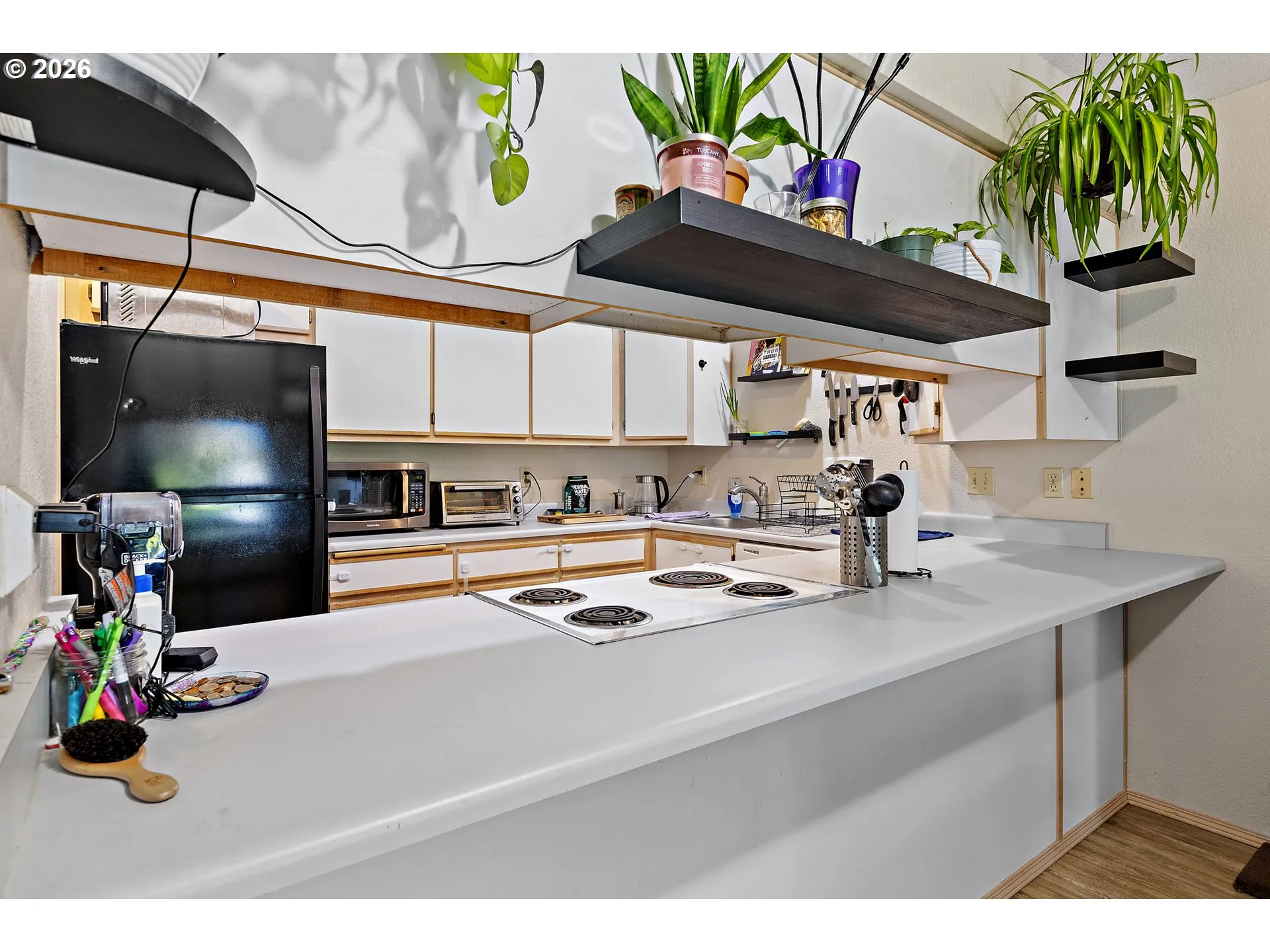 Kitchen-Breakfast Bar
