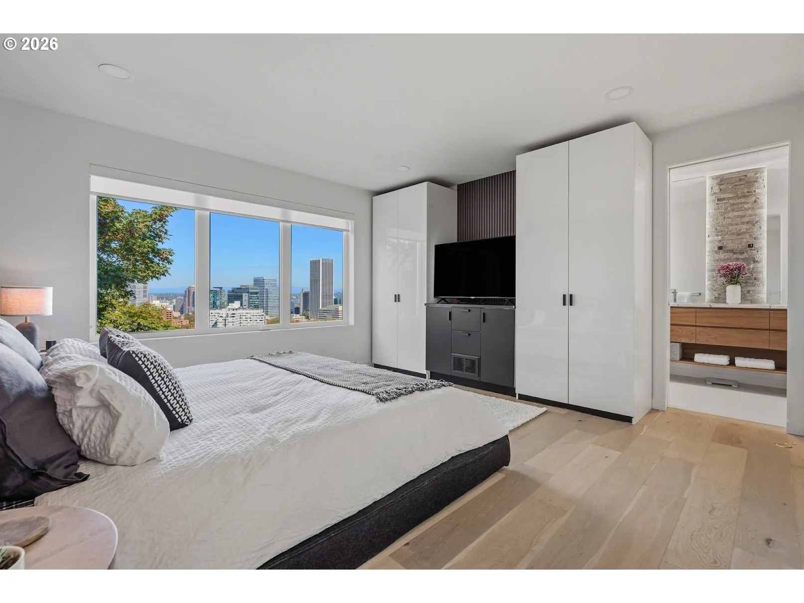 Bedroom, Primary