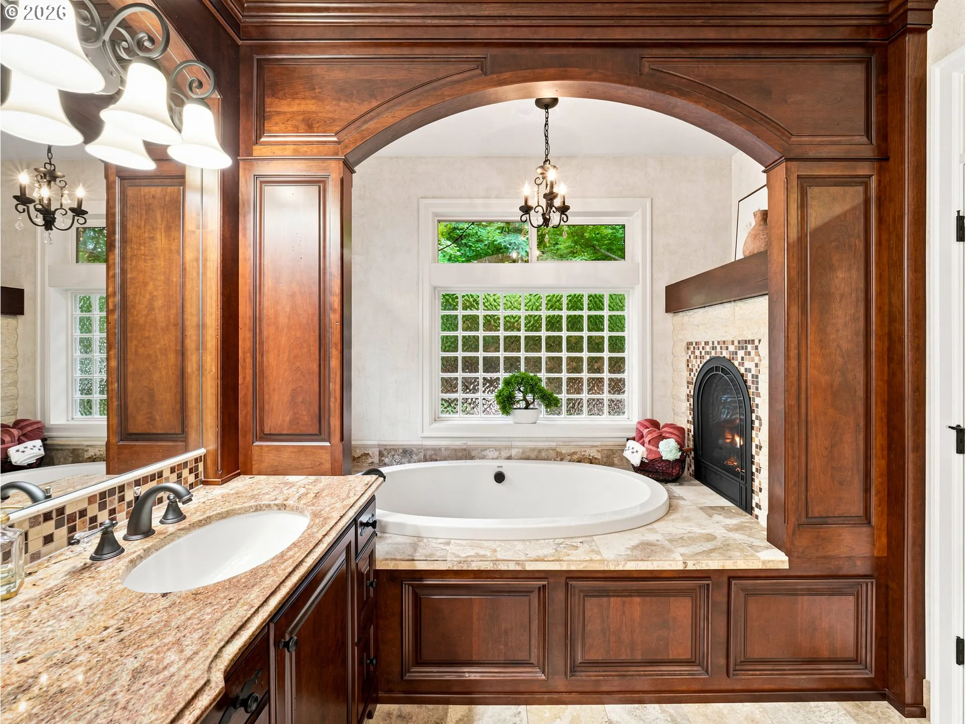 Bathroom, Attached-Garden Tub