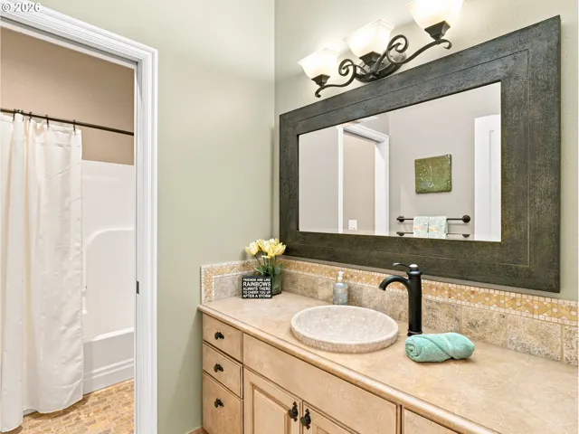 Bathroom-Upper