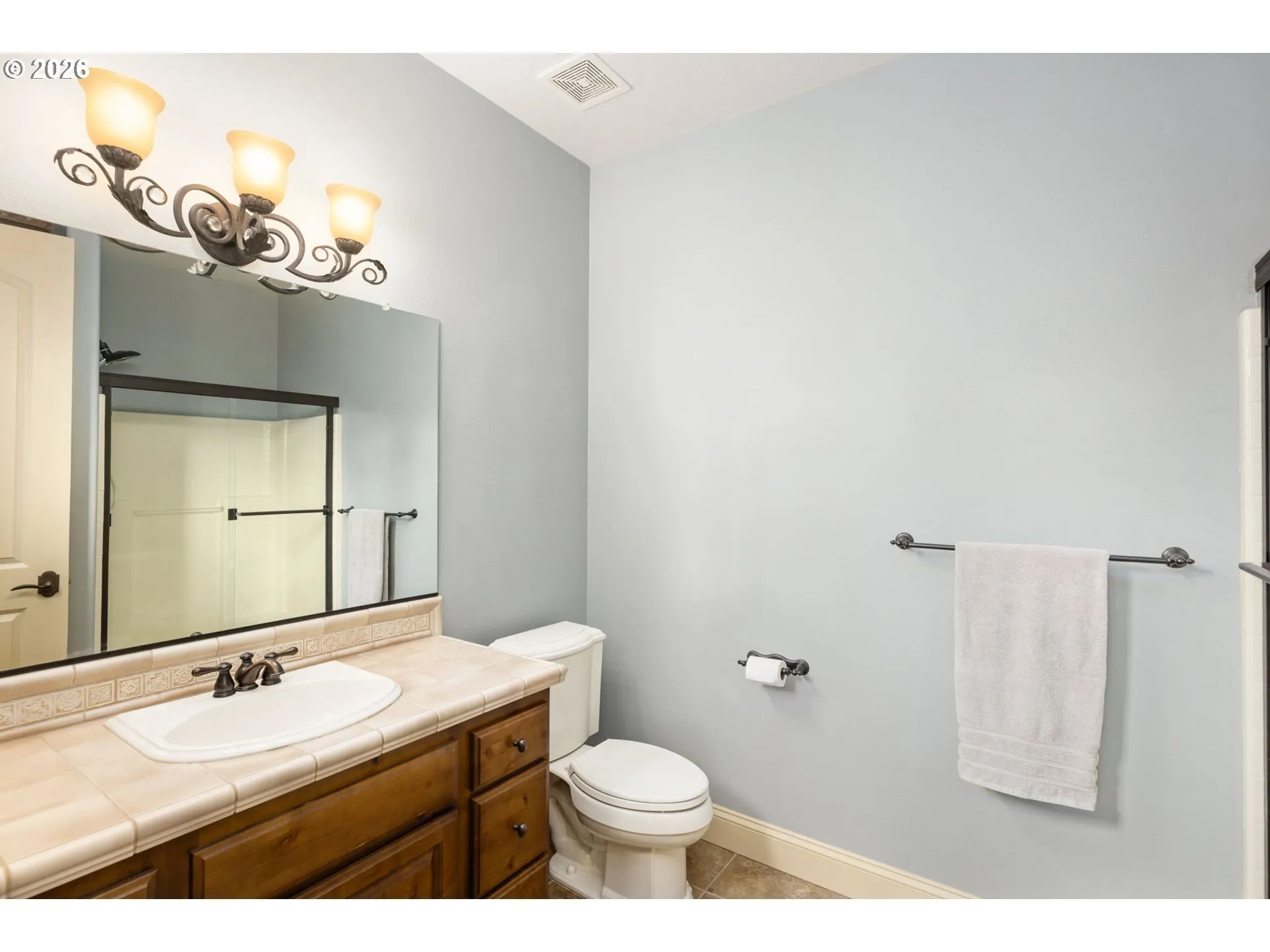 Bedroom-Full Bathroom