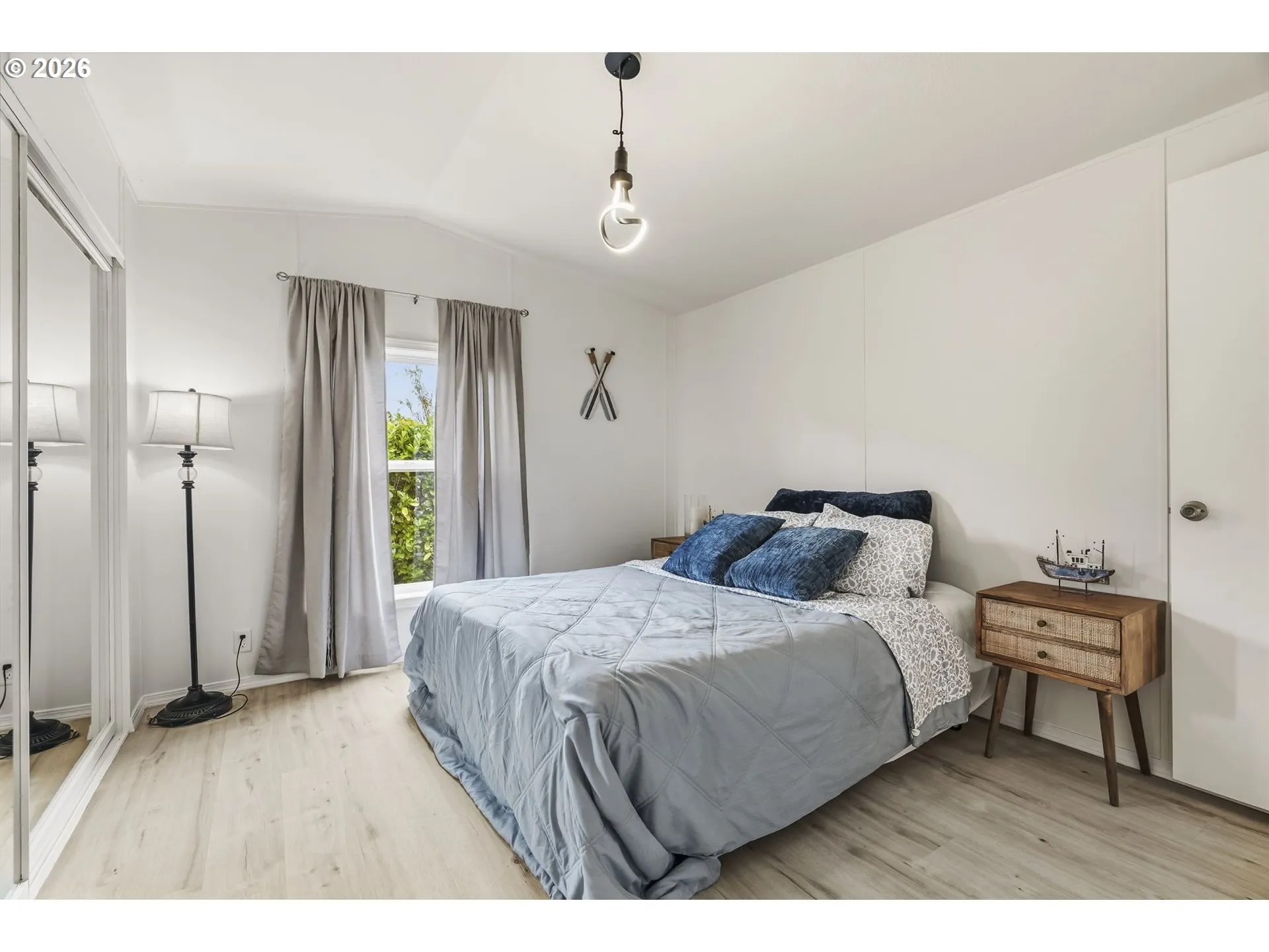 Bedroom, Primary