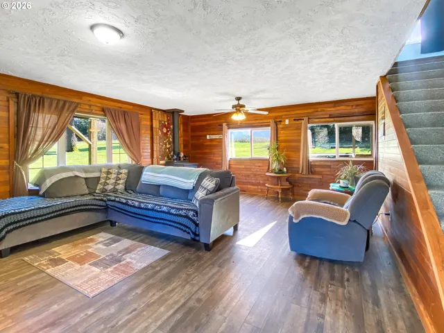 Living Room-Ceiling Fan