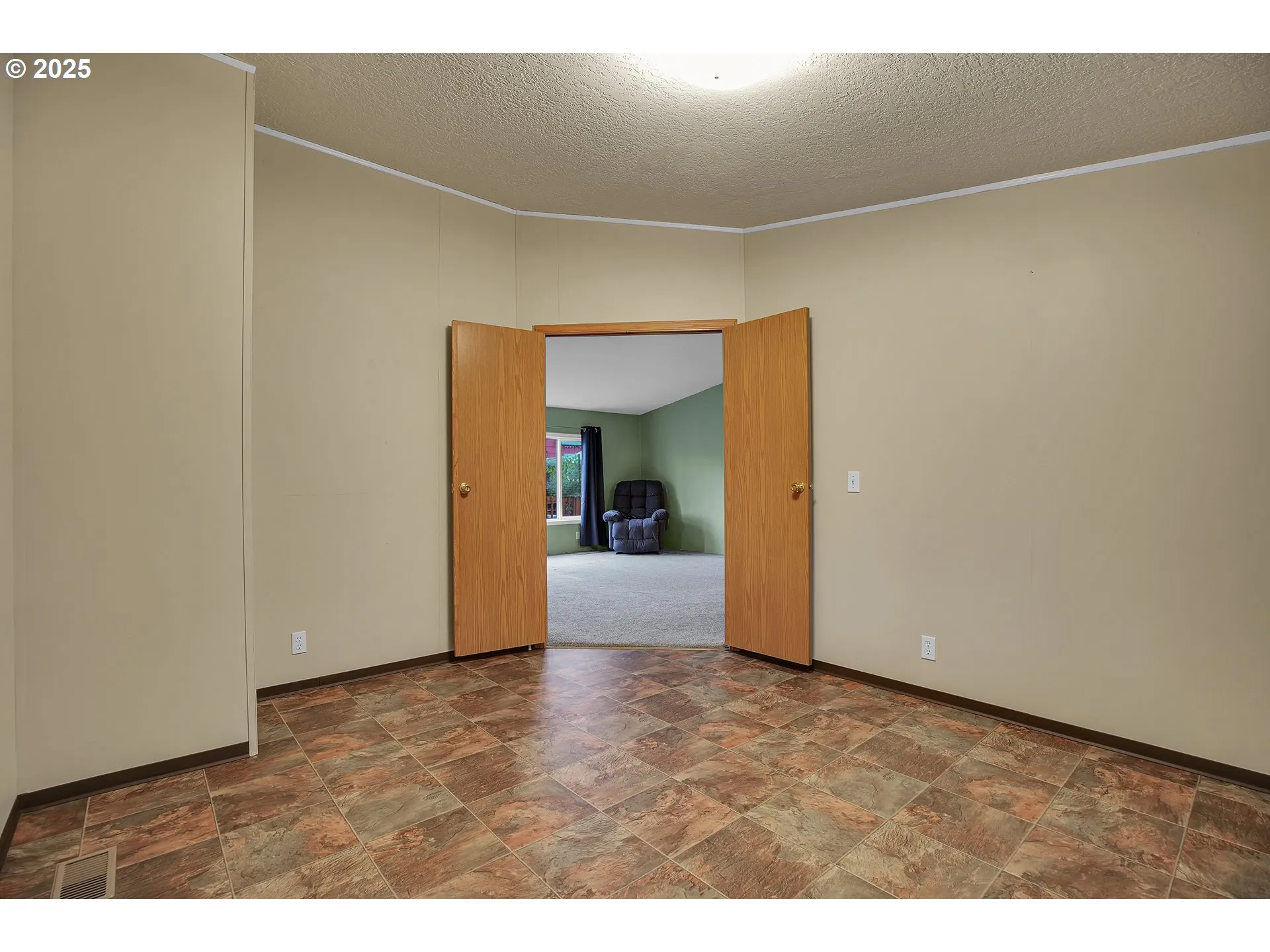 Den/Office-Main