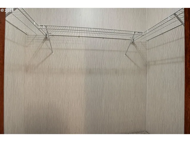 Bedroom, Owner's Suite-Walk-In Closet