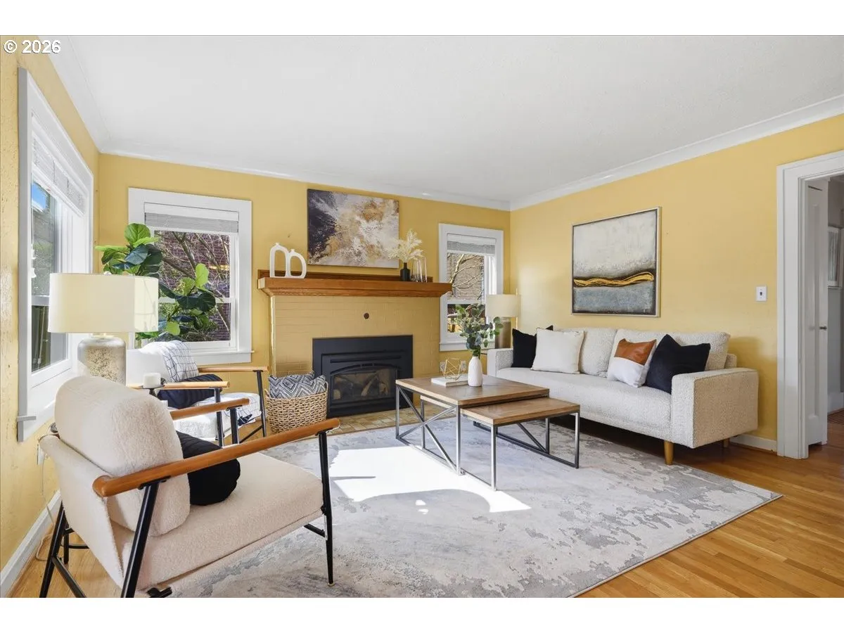 Living Room-Fireplace