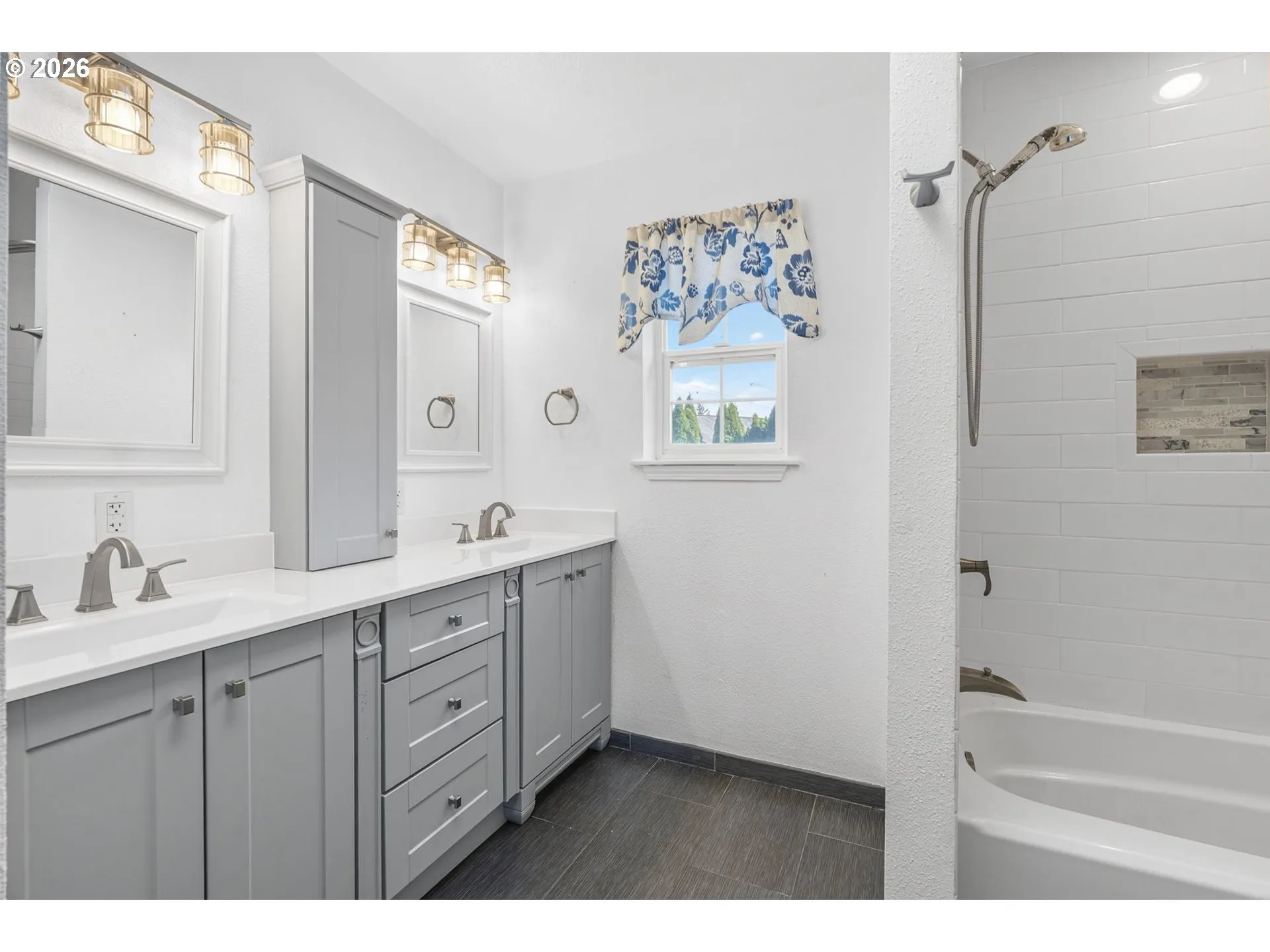 Bathroom-Upper