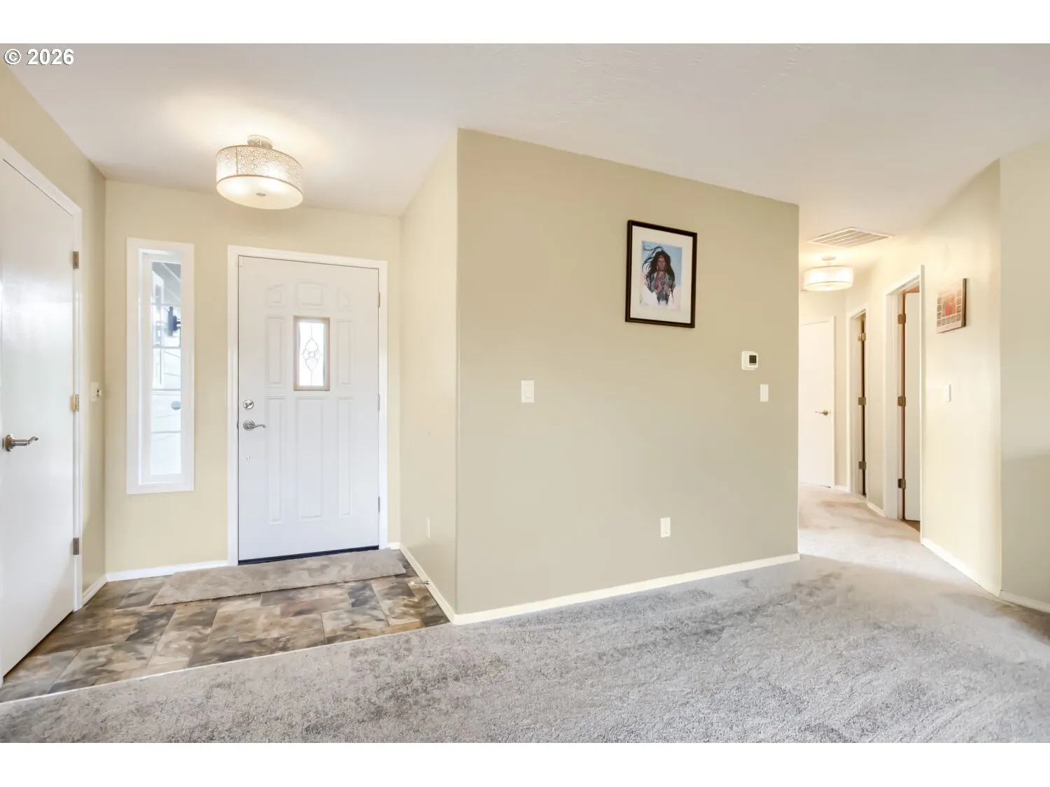 Living Room/Entrance