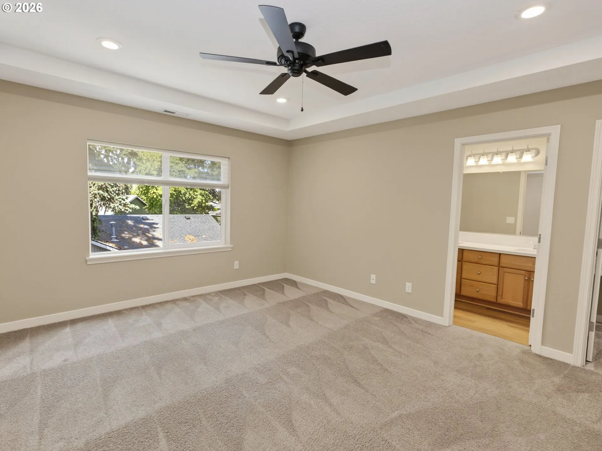 Bedroom-Full Bathroom