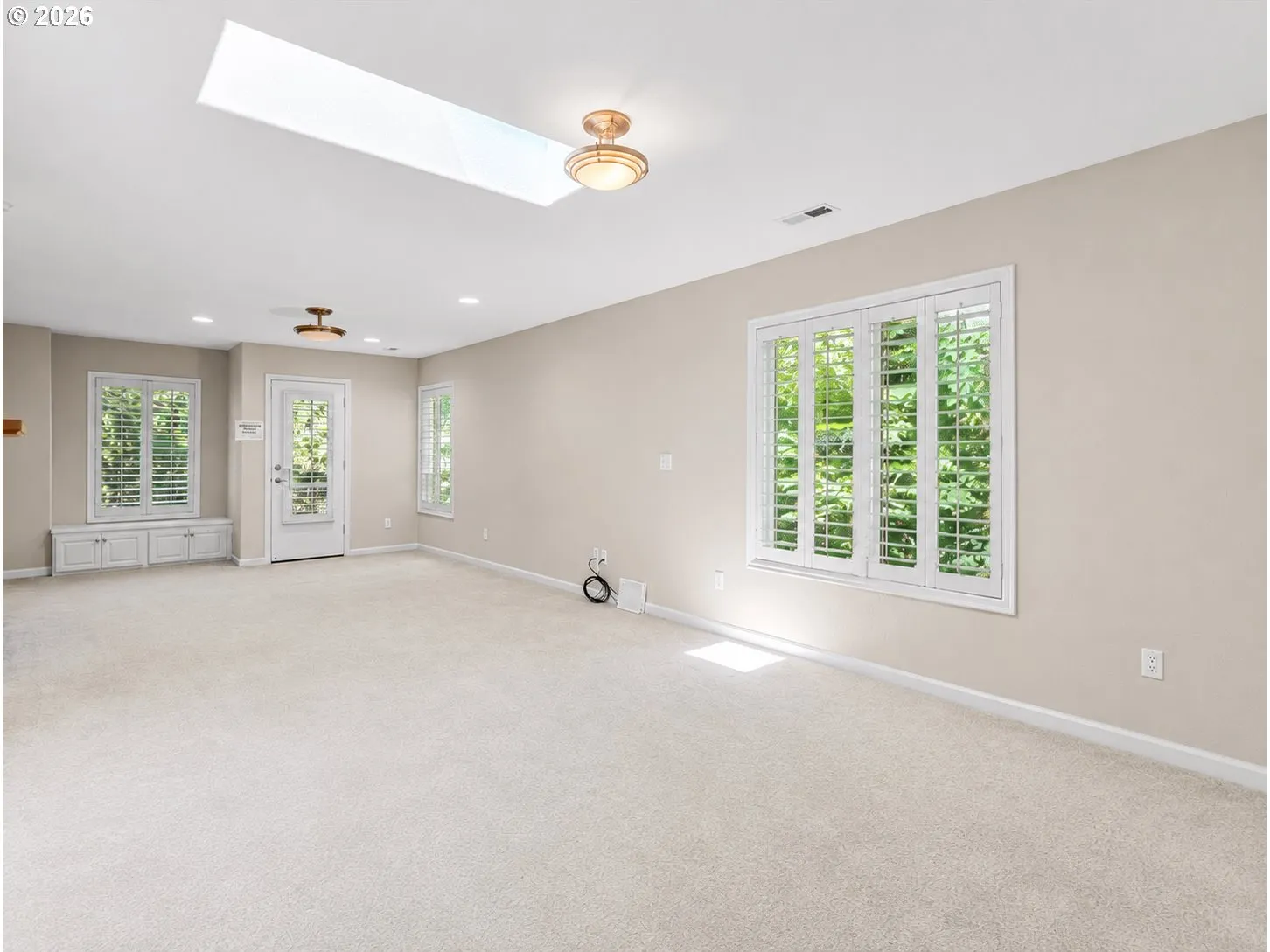 Bedroom, Primary-Skylight