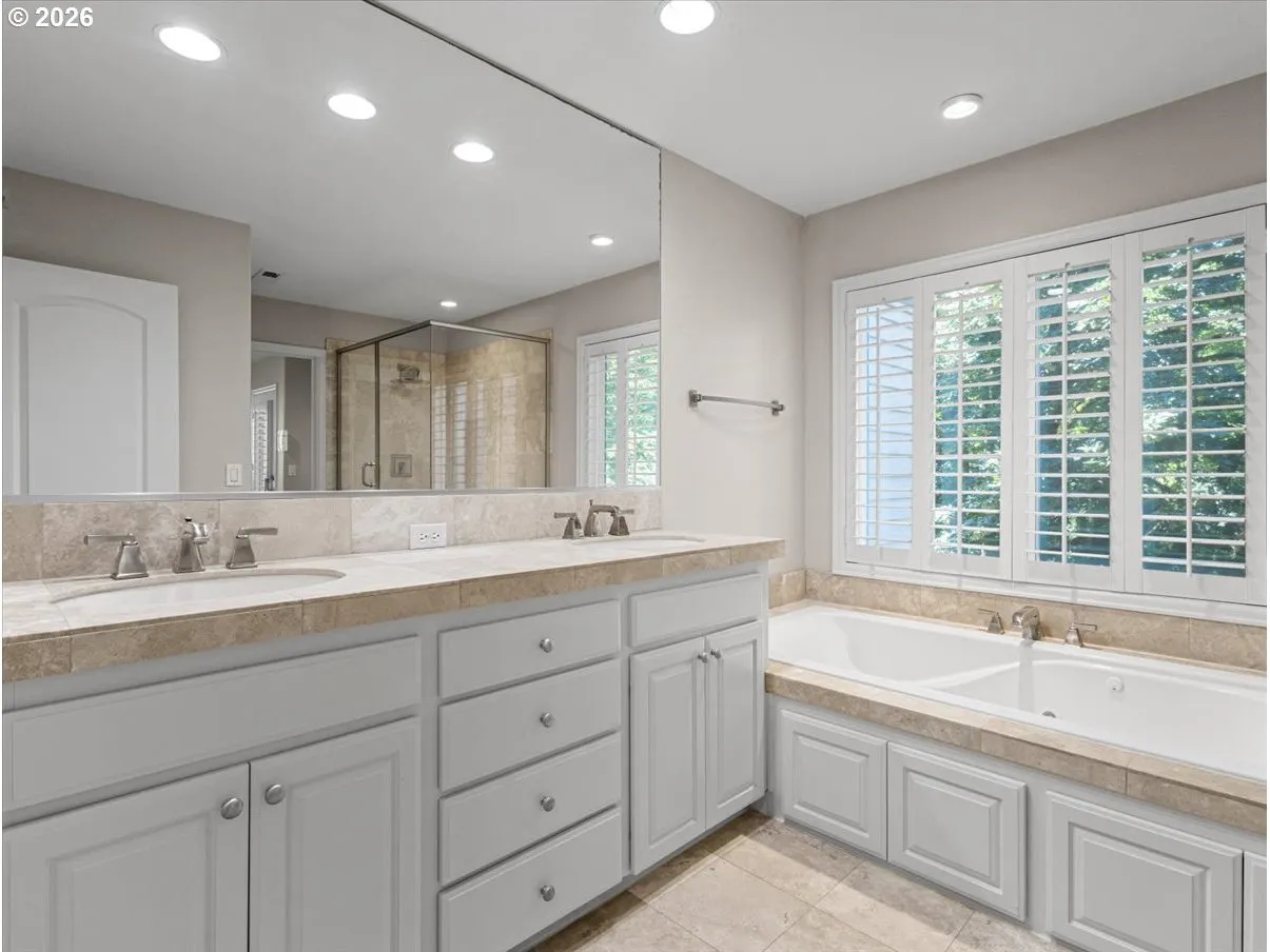 En Suite Bathroom-Upper