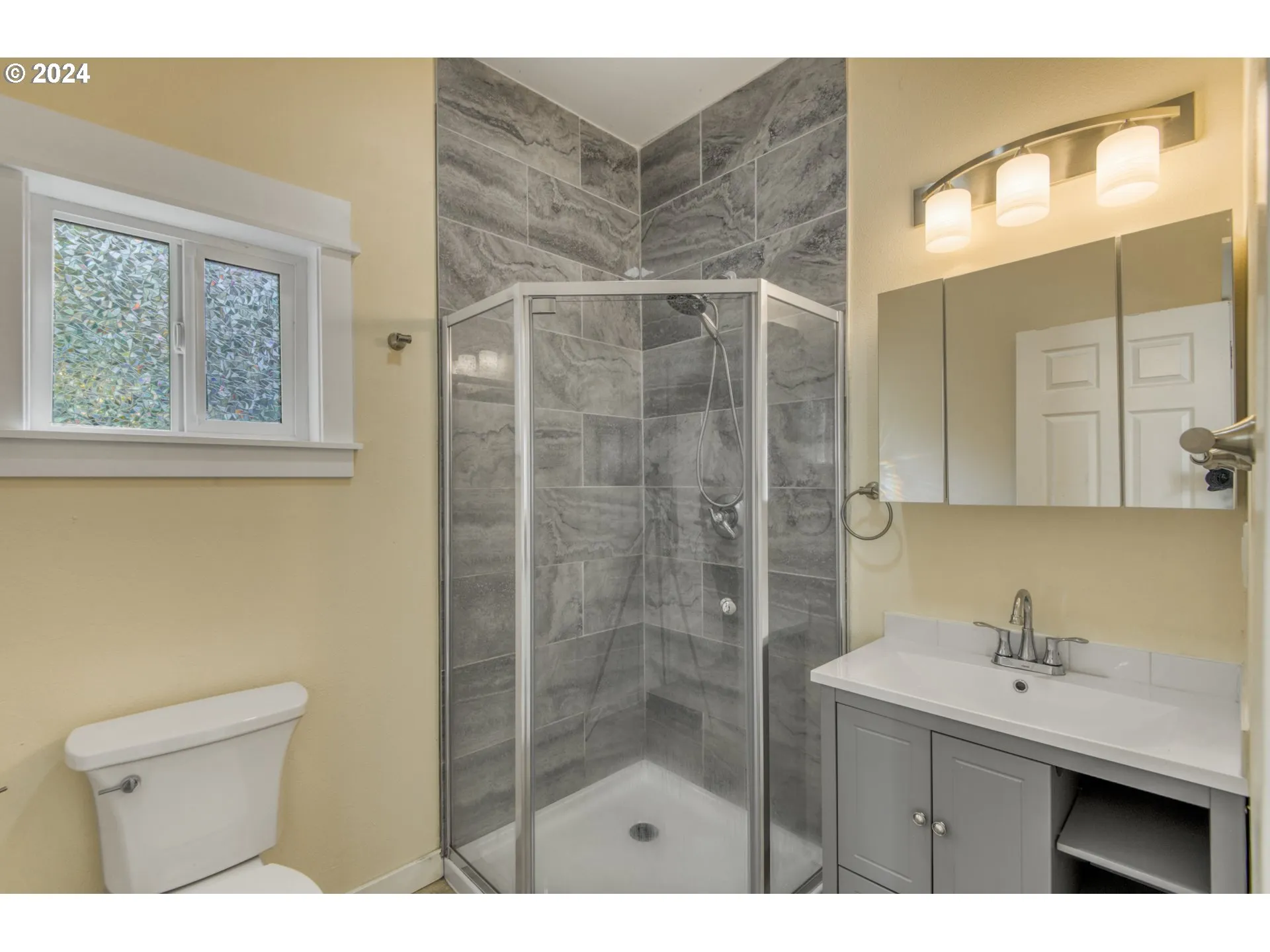 Owner's Suite Bathroom-Full Bathroom