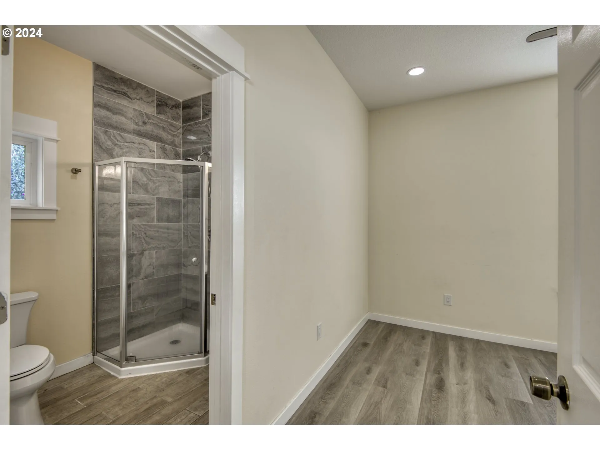 Bedroom, Primary-Ceiling Fan