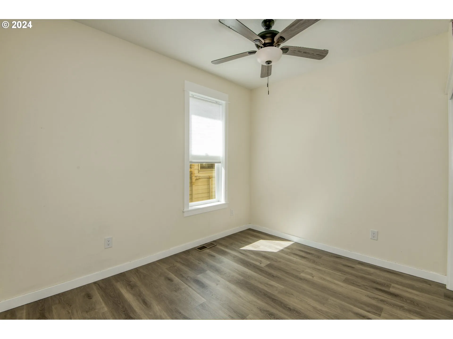 Bedroom, Primary-Ceiling Fan