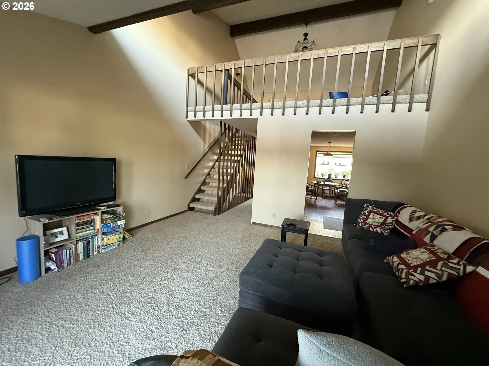 Living Room-Vaulted Ceilings