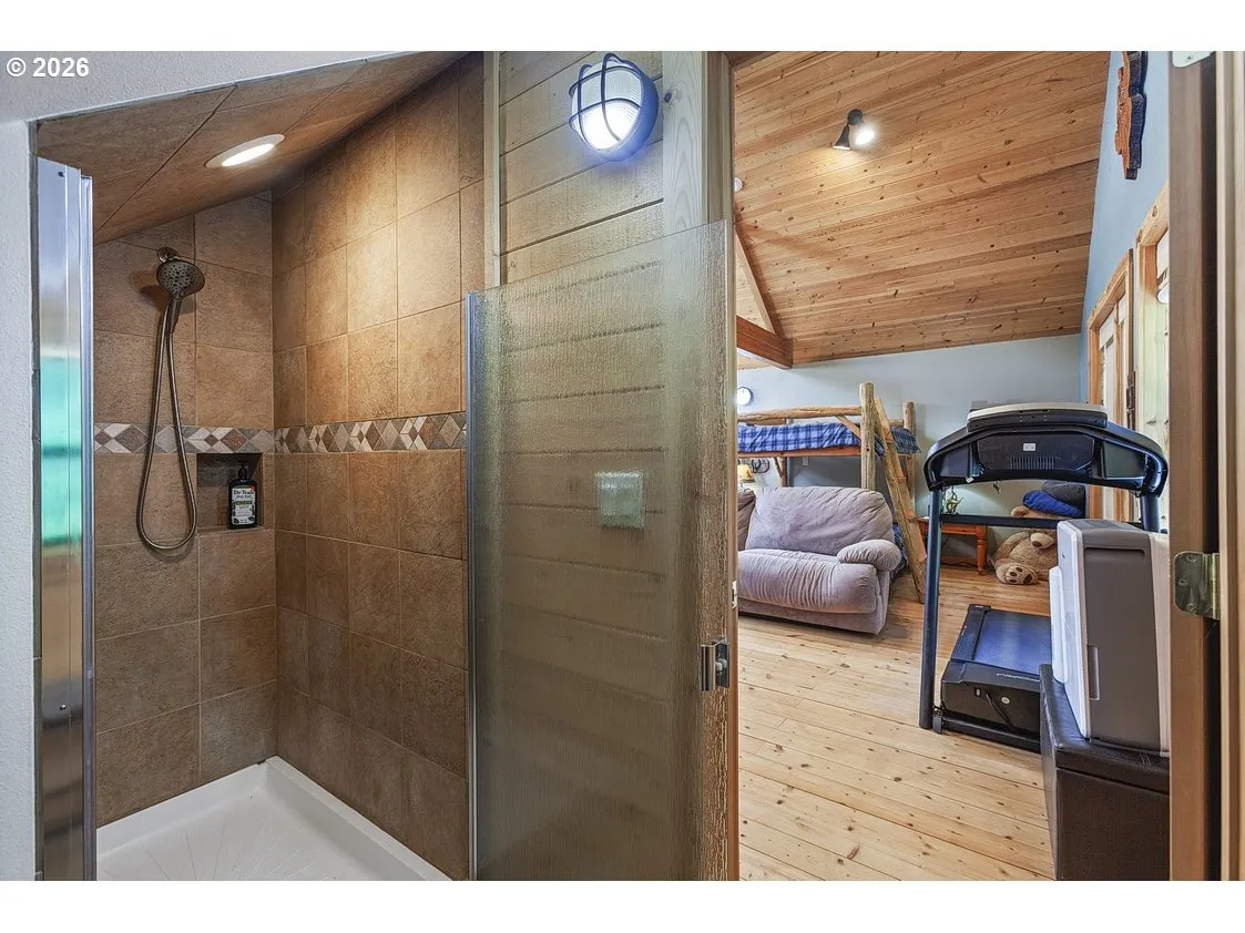 Attached Bathroom #3-Jack and Jill