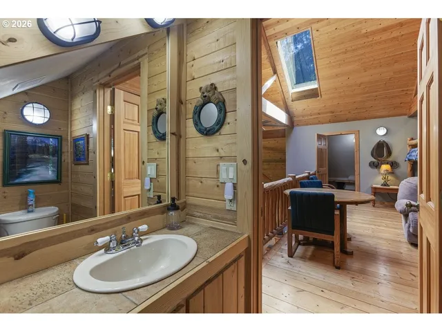 Attached Bathroom #3-Jack and Jill