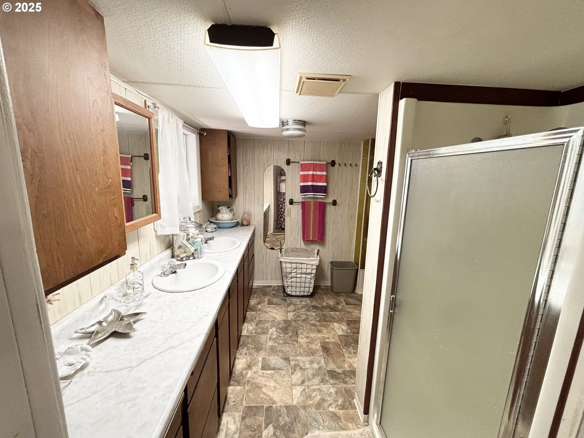 Bathroom-Walk in Shower
