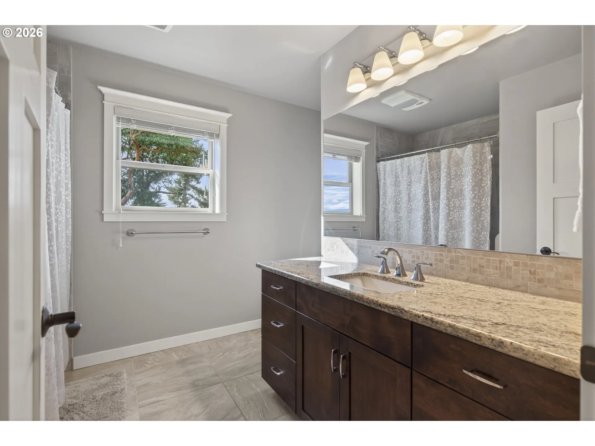 Bathroom-Upper