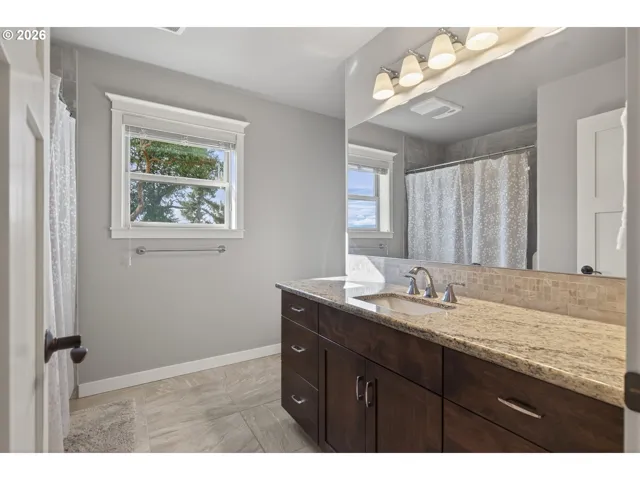 Bathroom-Upper