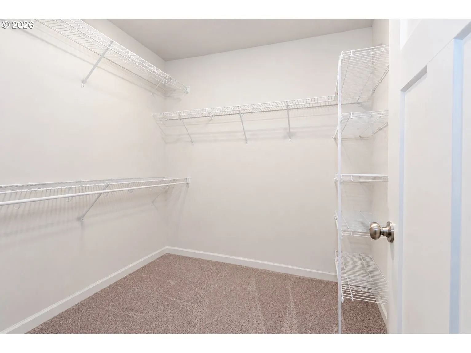 Bathroom, Attached-Walk-In Closet