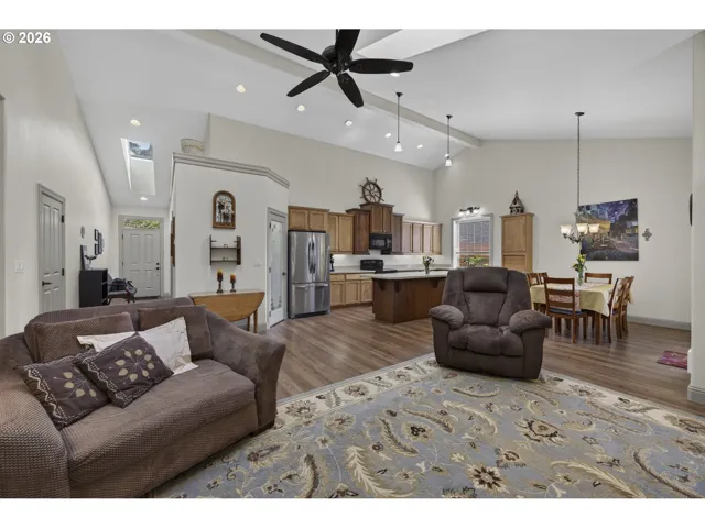 Dining Room-Vaulted Ceilings