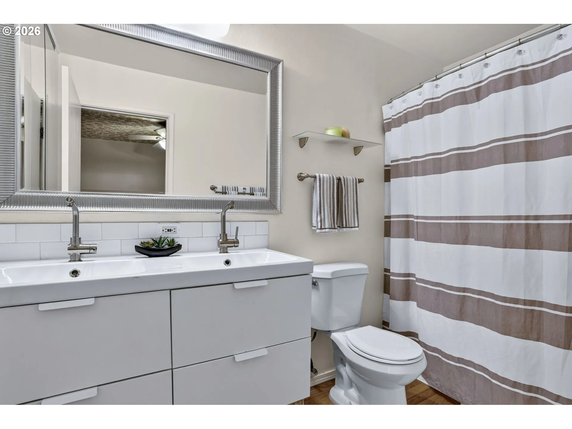 Bathroom-Upper