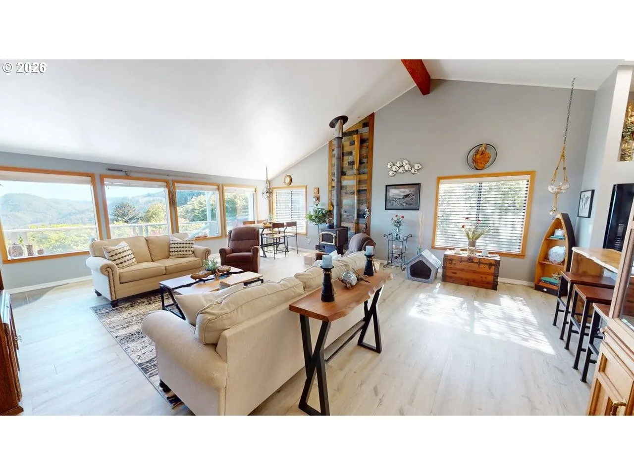 Living Room-Vaulted Ceilings