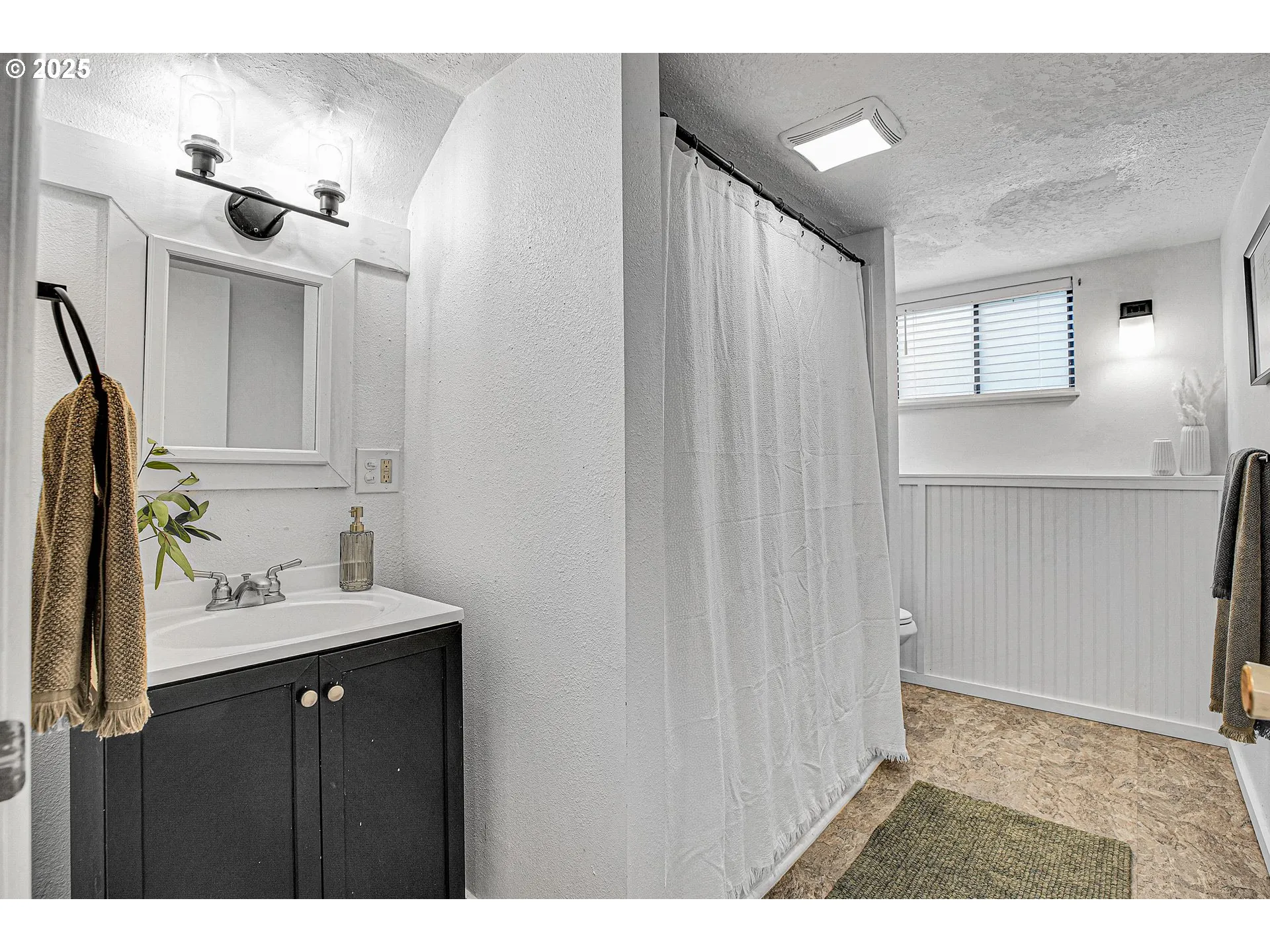Bathroom-Lower