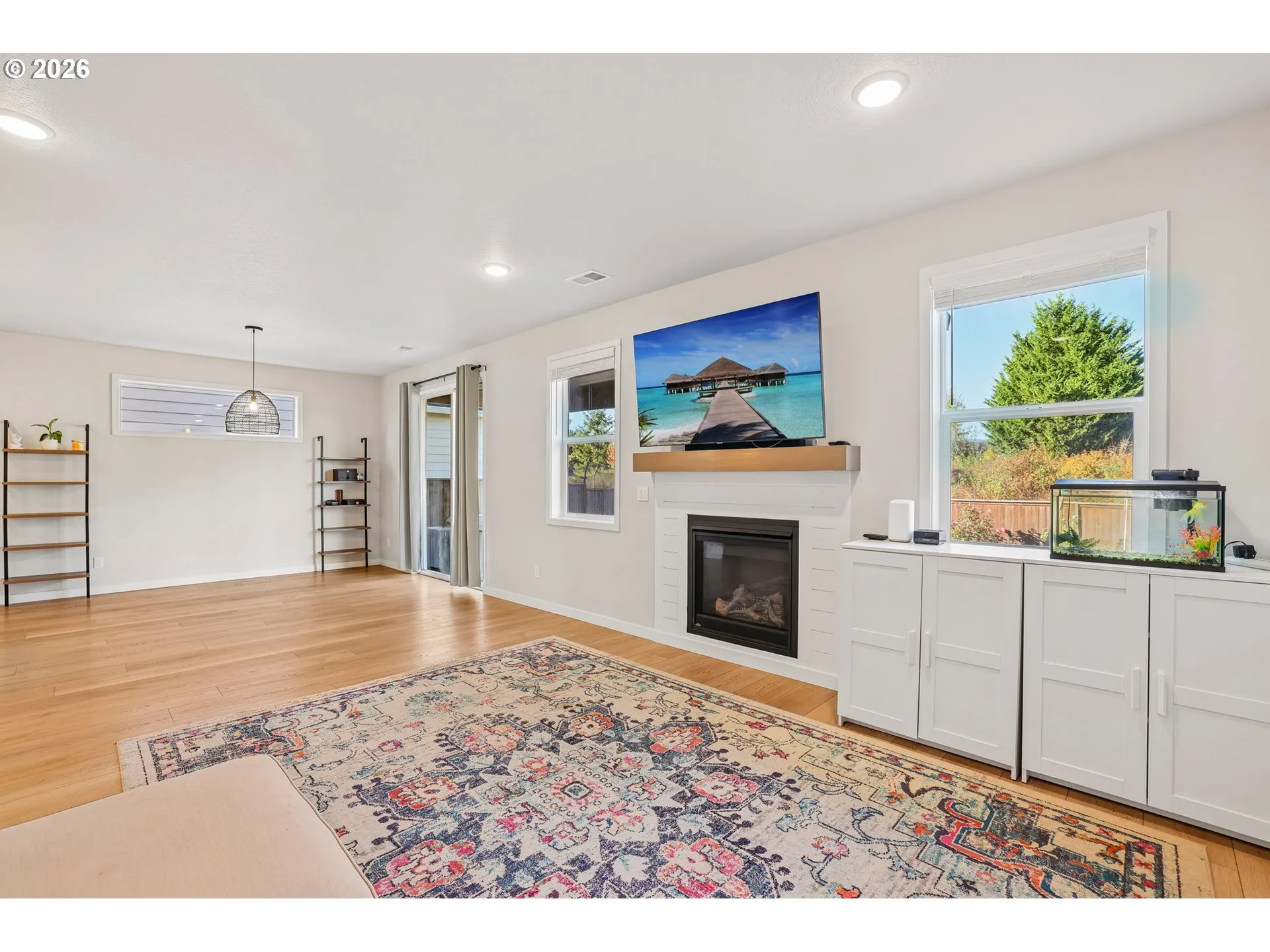 Living Room-Fireplace