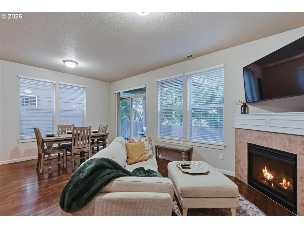 Living Room/Dining Room
