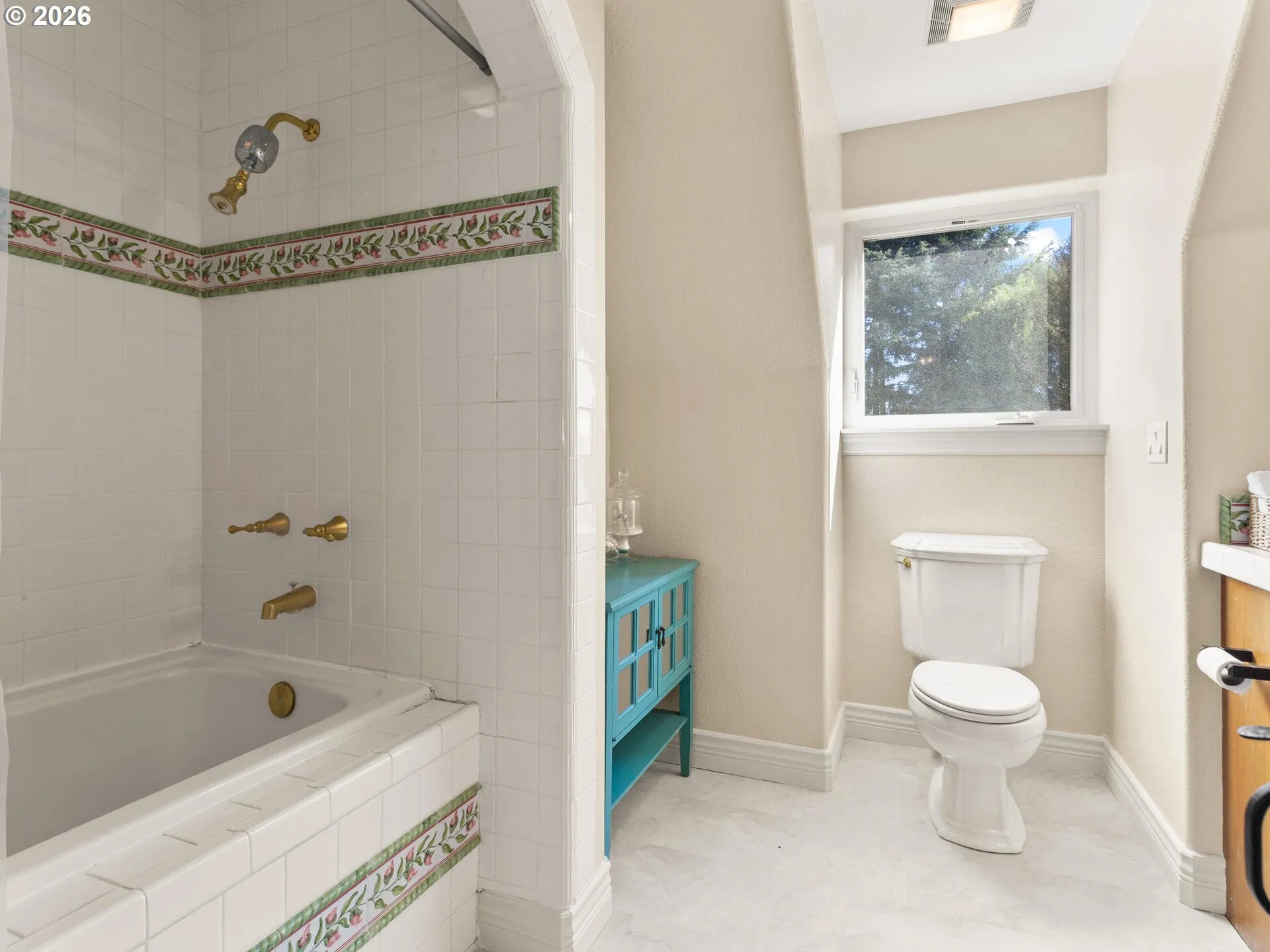 Bathroom, Attached-Upper