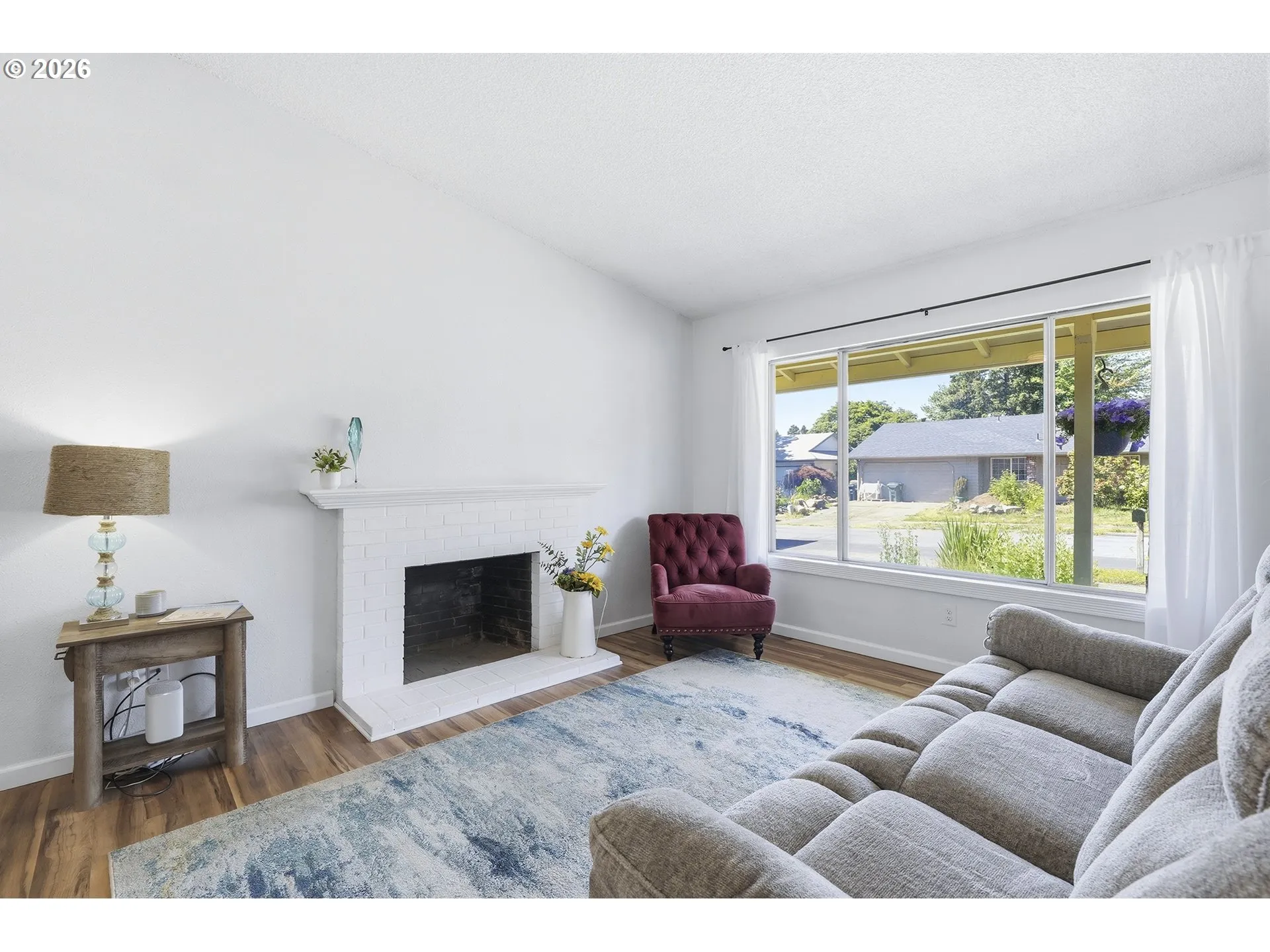 Living Room-Fireplace