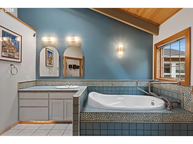 Bathroom-Garden Tub