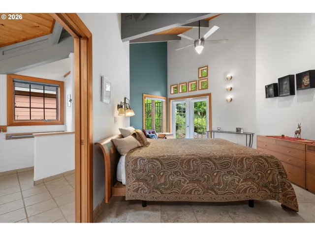 Bedroom, Primary-Ceiling Fan